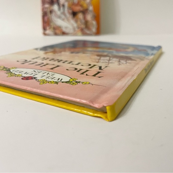 Vintage Well Loved Tales Snow White and The Little Mermaid Books - Picture 5 of 16